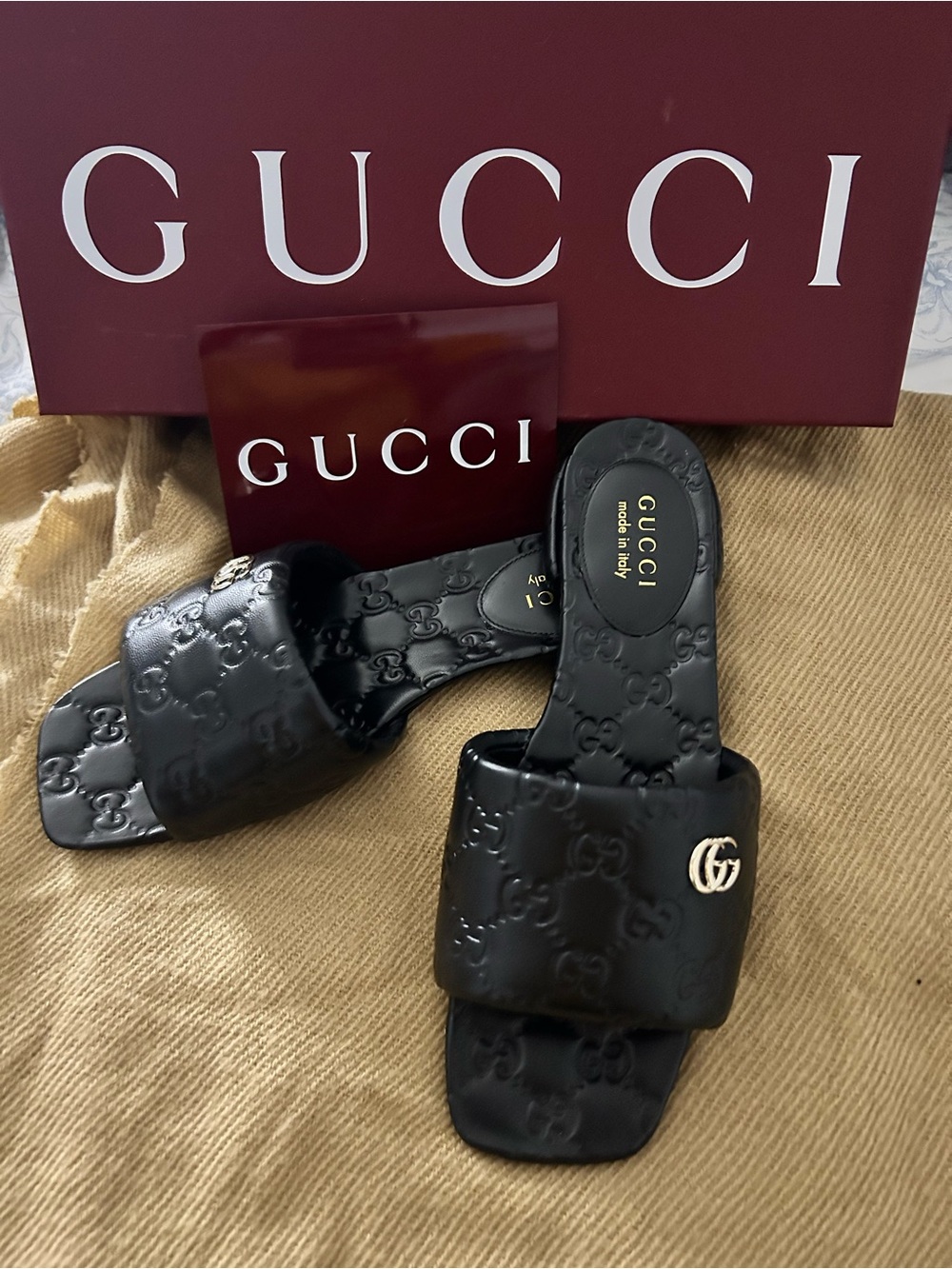 ☀️ Gucci Embossed GG Leather Slide Sandals with GG Gold Hardware (nwt)